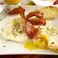 Breakfast Basics: Fried Eggs