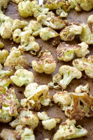 Roasted Cauliflower with Sriracha Sauce - Fashionable Foods