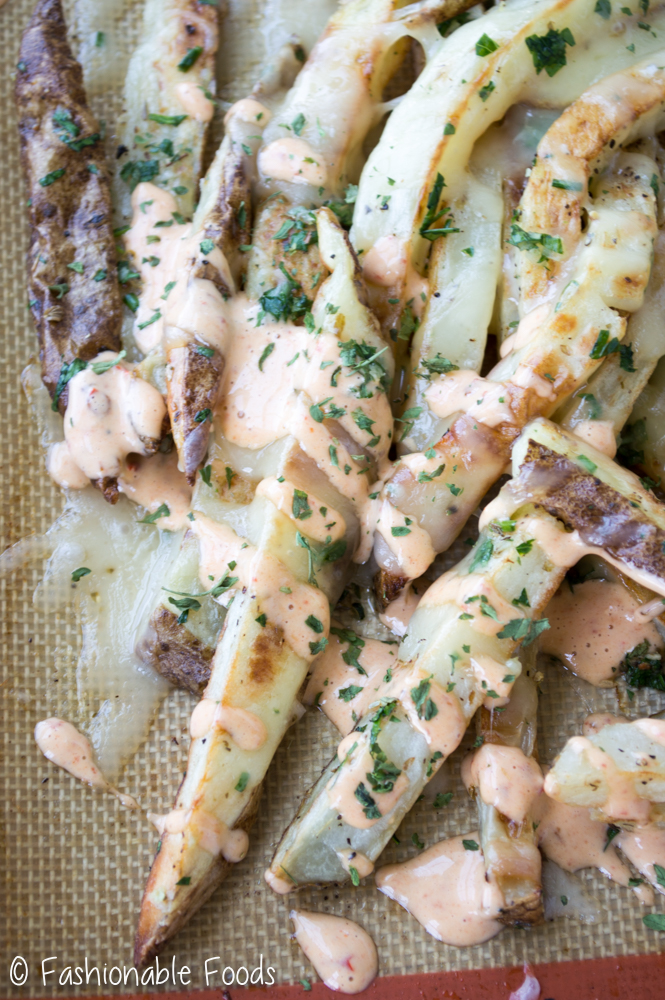Cheesy Garlic and Parsley Fries with Chipotle Aioli